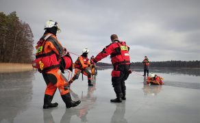 Sprzęt do ratownictwa lodowego – podmioty ratownictwa wodnego a straż pożarna