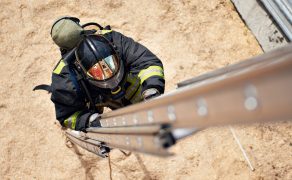 W_AKCJI_2_21_Tomasz_Szczepanek_SZKOLA_SPECJALISTOW_POZARNICTWA_CZ_I_iStock-178385087