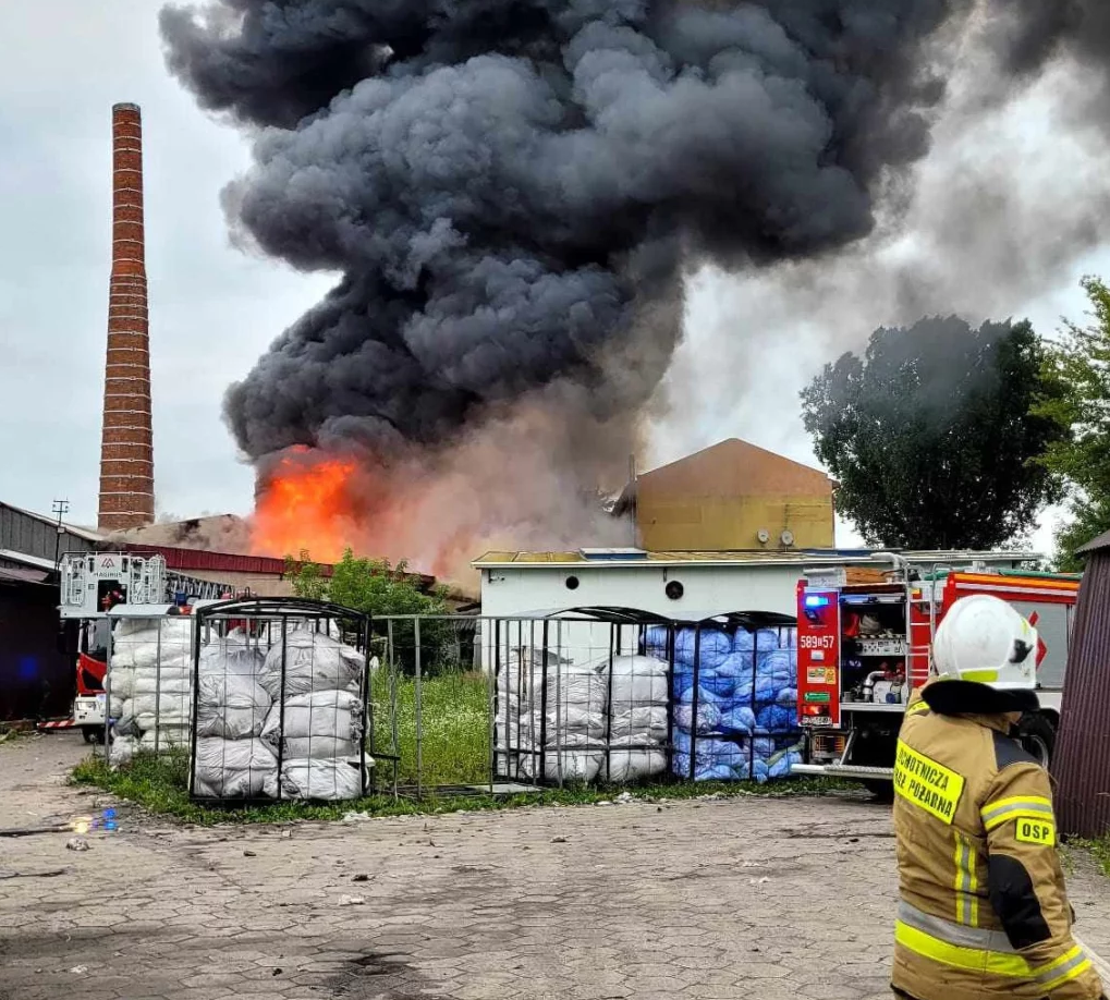 Pożar zakładu dziewiarskiego w Ozorkowie