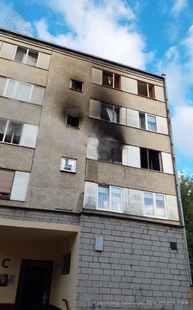 Ostrów Wielkopolski. Pożar mieszkania w budynku wielorodzinnym