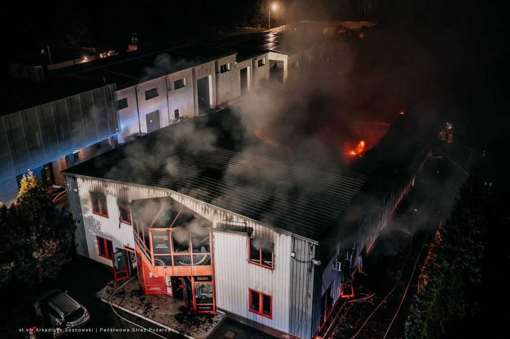 Kielce. Pożar w magazynie farb i lakierów