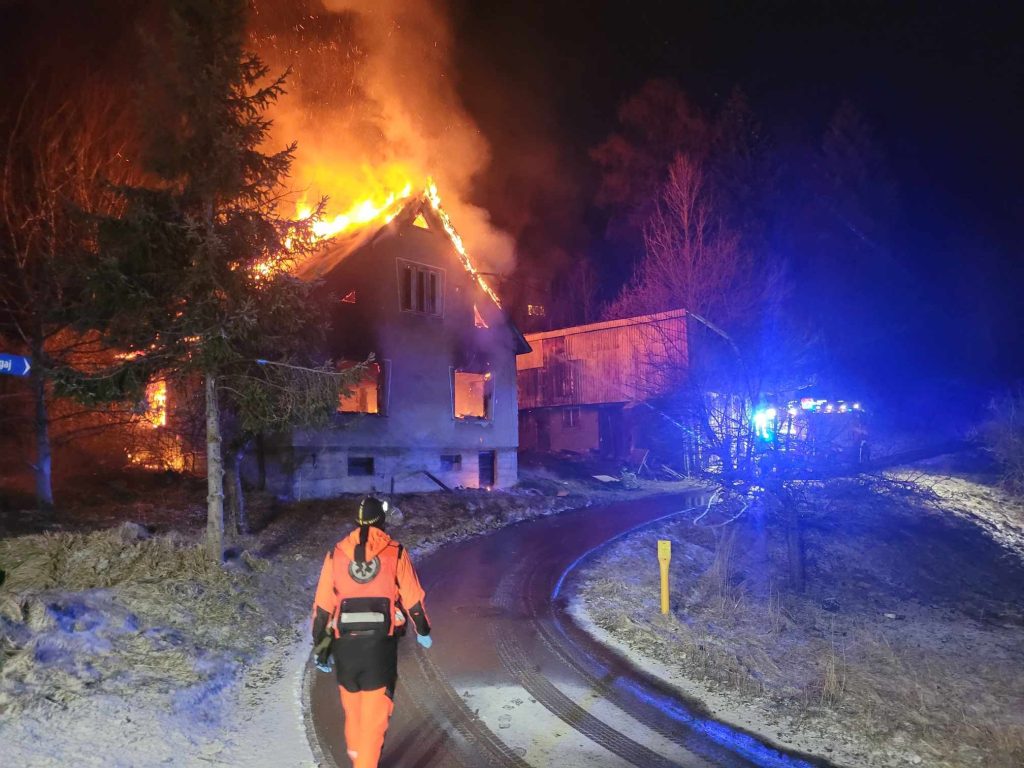 Trzy pożary budynków mieszkalnych – jedna ofiara śmiertelna