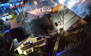 Pożar bliźniaka w Grójcu – 60 strażaków w akcji