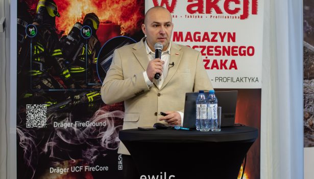 Wykorzystywanie dokumentacji oraz urządzeń przeciwpożarowych podczas działań ratowniczo-gaśniczych - st. kpt. Mariusz Basiak