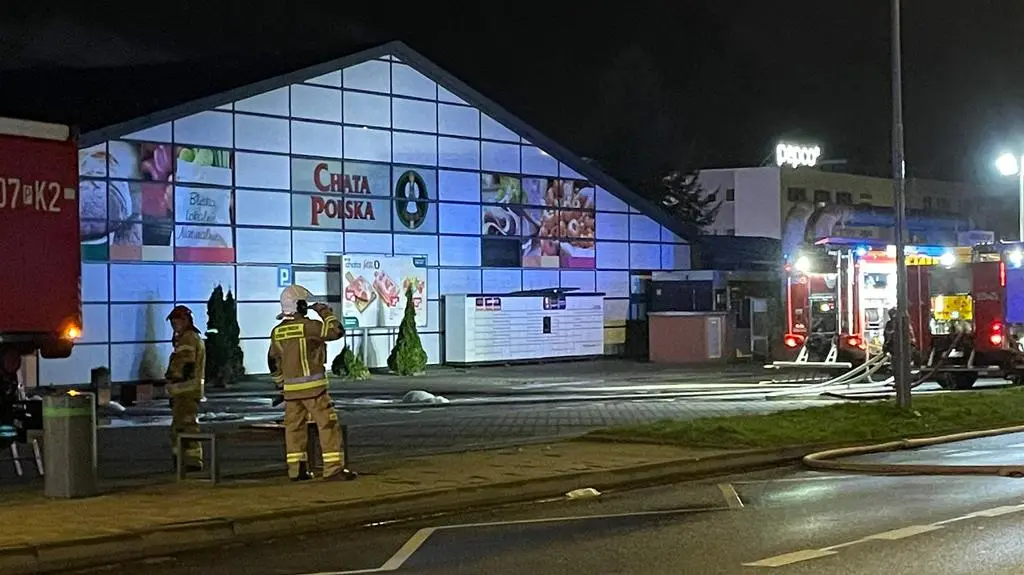 Pożar galerii handlowej w Poznaniu. Ponad 100 strażaków w akcji