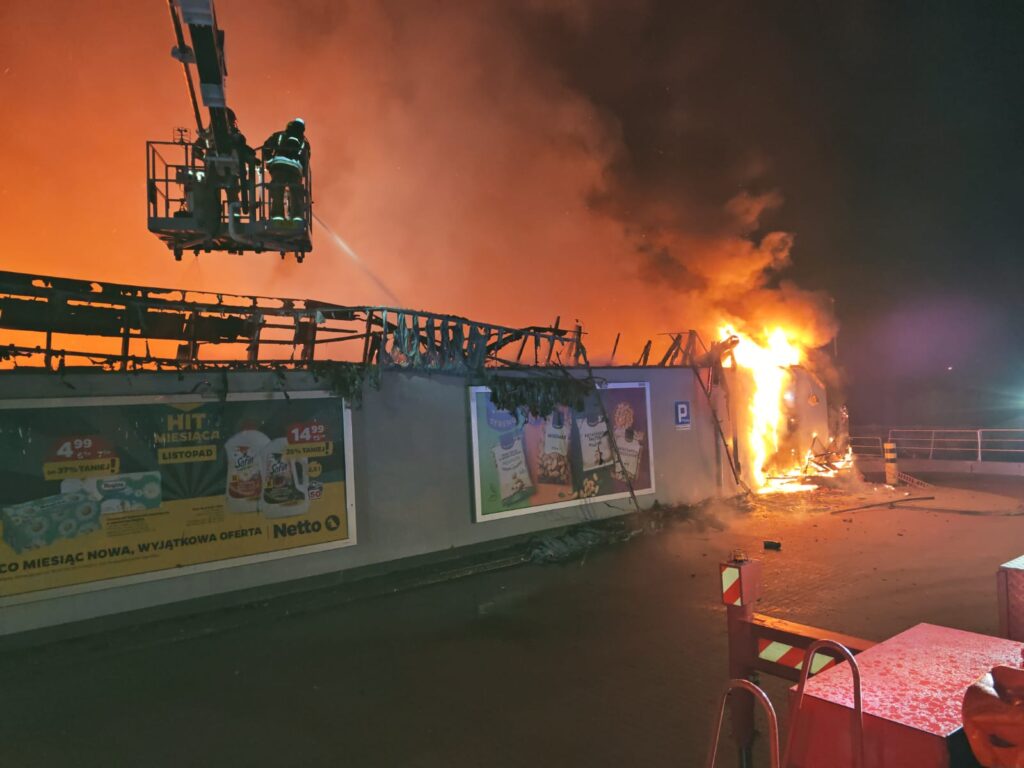 Grodzisk Mazowiecki: nocny pożar supermarketu Netto