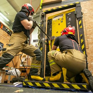 WAK_4_25_Michal_Baranowski_SILOWE_OTWIERANIE_DRZWI_W_PRAKTYCE_1