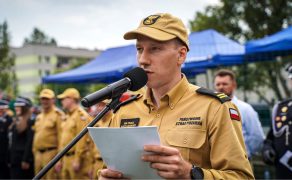 W_AKCJI_1_26_ze_strazackim_pozdrowieniem_ROZMOWA_Z_MATEUSZEM_PYRZANOWSKIM_FOT_1