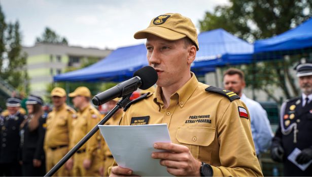 W_AKCJI_1_26_ze_strazackim_pozdrowieniem_ROZMOWA_Z_MATEUSZEM_PYRZANOWSKIM_FOT_1