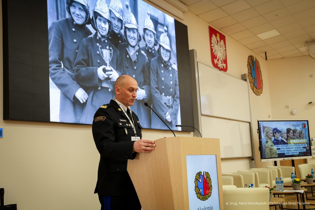 Konferencja „Kobiety w systemie bezpieczeństwa państwa. Rola, sprawczość i wyzwania w ochronie ludności i obronie cywilnej. Nauka i praktyka”