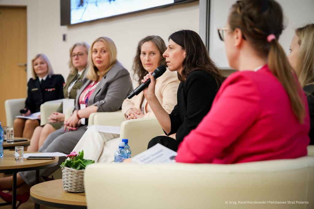 Konferencja „Kobiety w systemie bezpieczeństwa państwa. Rola, sprawczość i wyzwania w ochronie ludności i obronie cywilnej. Nauka i praktyka”