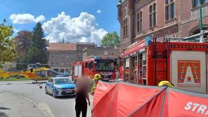 Tragiczny wypadek w Ząbkowicach Śląskich. Samochód uderzył w budynek, nie żyje 73-latka