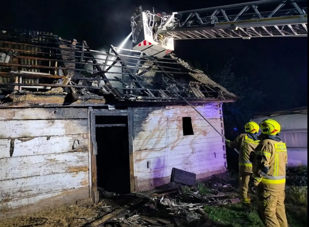 Dwie osoby zginęły w tragicznym pożarze domu w Tomaszowicach-Kolonii