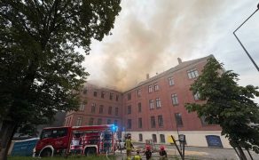 Pożar w centrum Chorzowa. Ogień objął budynek przy Rynku