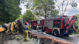 Tragiczny wypadek w Czernichowie. Nie żyją rowerzystka i kierowca ciężarówki