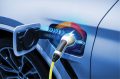 WAK_3_26_komentarz_eksperta_Norbert_Tusnio_POZARY_POJAZDOW_ELEKTRYCZNYCH_iStock-2157121066